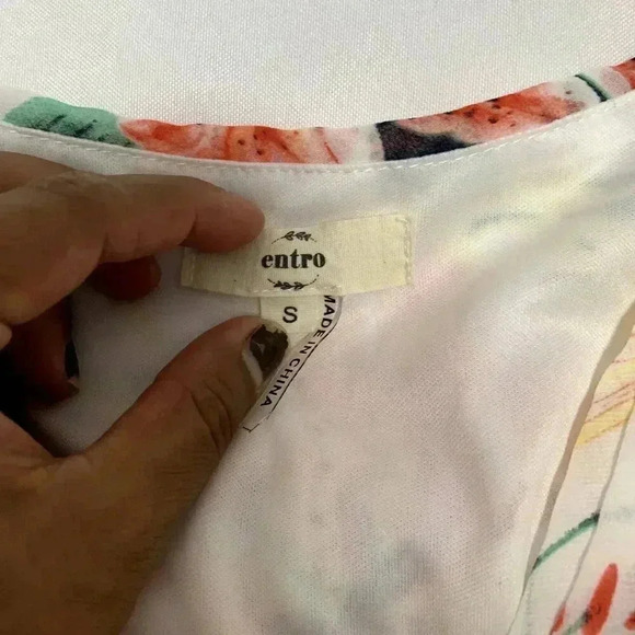 entro Temperament Floral V Neck romper, floral romper flutter sleeves size S - Picture 4 of 7